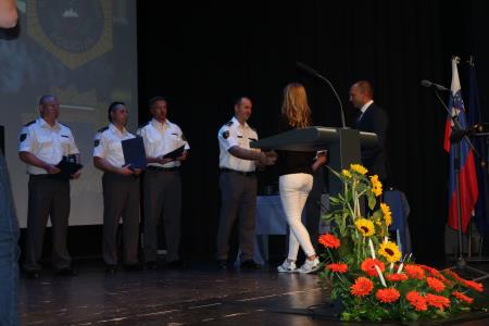 bistričani prejeli policijska priznanja tomšič, kurent